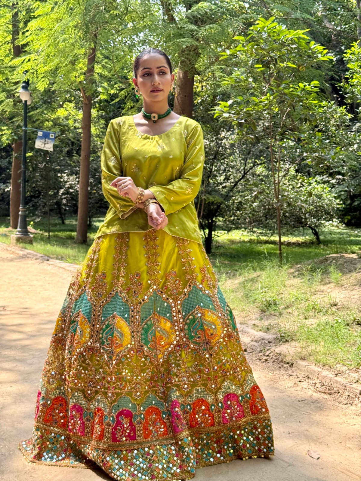 Mehndi lehnga available on reasonable rent
